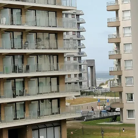 Zee En Apartamento De Panne